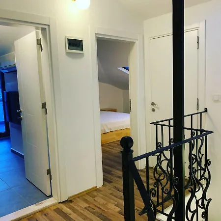 The Townhouse Apartment